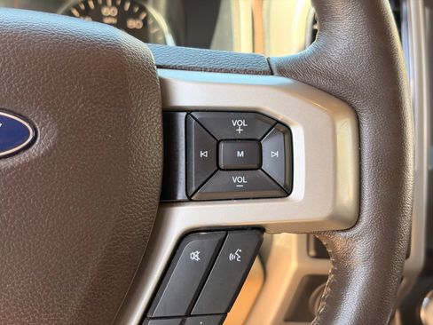 Used 2018 Ford F150 Lariat w/ Equipment Group 502A Luxury AWD/4WD image 24