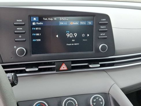 Used 2025 Hyundai Elantra SE FWD image 20