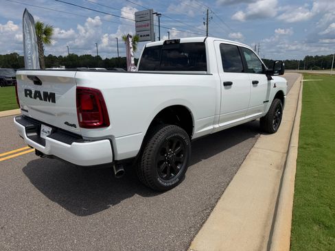 New 2026 RAM 2500 Big Horn AWD/4WD image 5