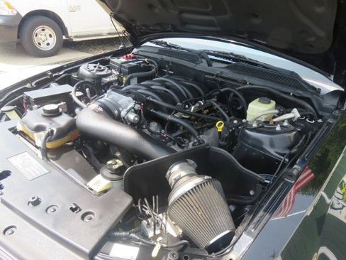 Used 2006 Ford Mustang GT RWD image 25