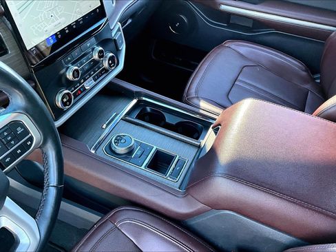 Certified 2024 Ford Expedition Limited image 18
