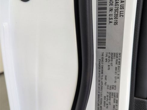 New 2025 Jeep Grand Cherokee Altitude image 30