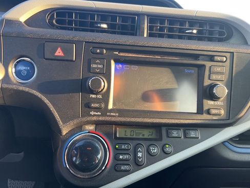 Used 2012 Toyota Prius C image 39