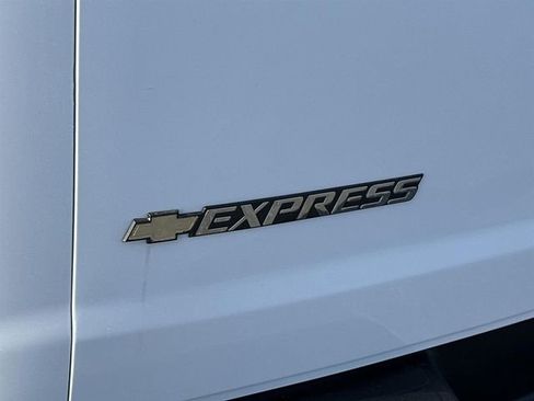 Certified 2024 Chevrolet Express 2500 LT w/ LT Preferred Equipment Group image 28