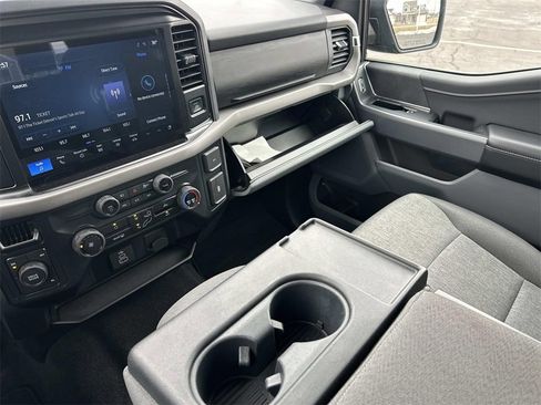 Used 2025 Ford F150 XLT image 32