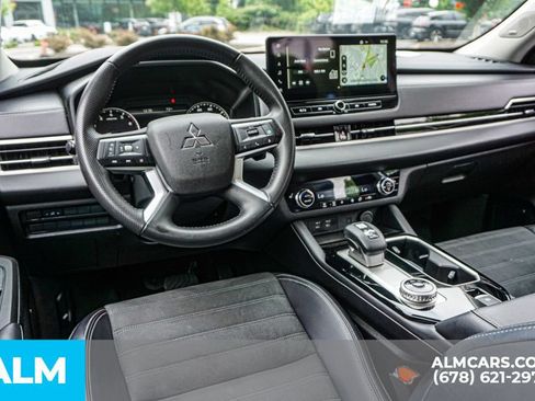 Used 2025 Mitsubishi Outlander SE FWD image 29