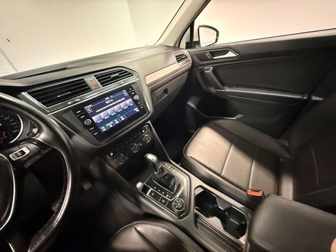 Used 2018 Volkswagen Tiguan SE w/ Panoramic Sunroof Package AWD/4WD image 79