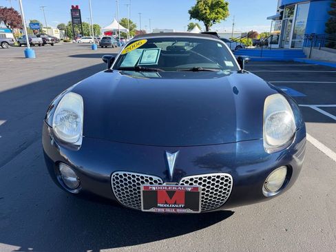 Used 2006 Pontiac Solstice Convertible w/ Power Package RWD image 8
