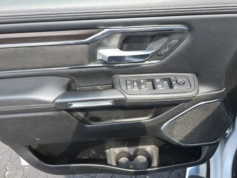 Used 2025 RAM 1500 Laramie AWD/4WD image 9