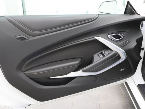 Used 2019 Chevrolet Camaro SS RWD image 31