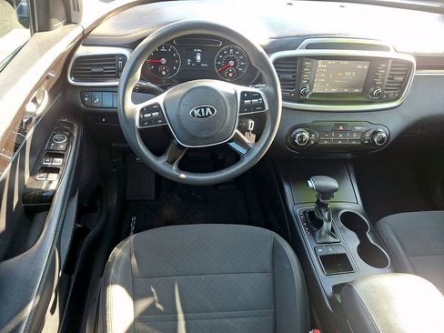 Certified 2020 Kia Sorento LX image 11