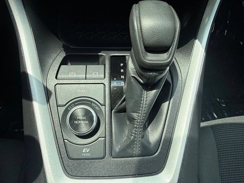Used 2024 Toyota RAV4 LE AWD/4WD image 15