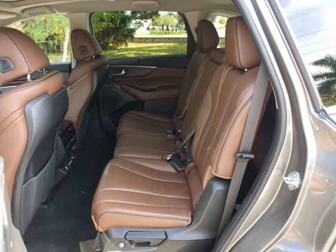 Used 2022 Acura MDX SH-AWD w/ Advance Package image 16