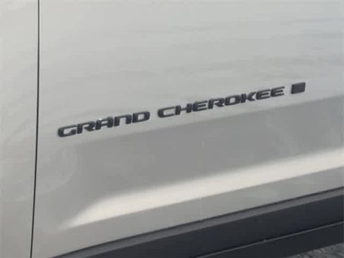 New 2025 Jeep Grand Cherokee Limited image 13