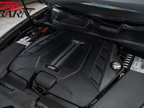 Used 2022 Bentley Bentayga image 55