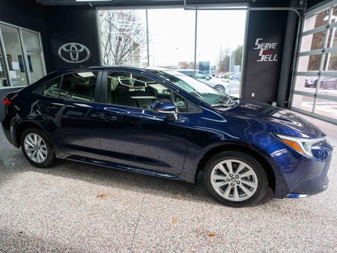 Certified 2024 Toyota Corolla LE w/ LE Convenience Package image 6