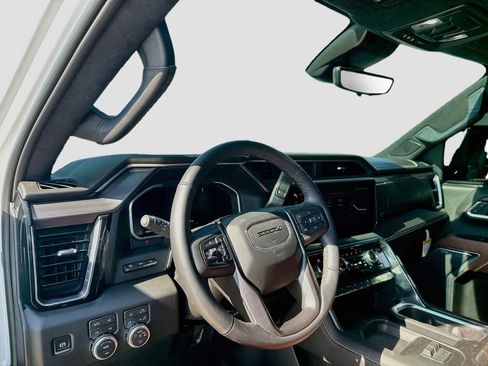 Used 2026 GMC Sierra 2500 Denali Ultimate AWD/4WD image 12