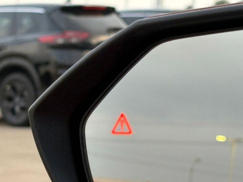 Used 2025 Hyundai Elantra Limited FWD image 40