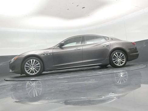 Used 2022 Maserati Quattroporte Modena Q4 AWD/4WD image 44