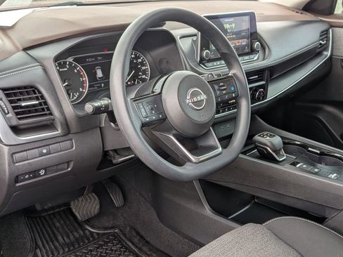 Used 2023 Nissan Rogue SV FWD image 31