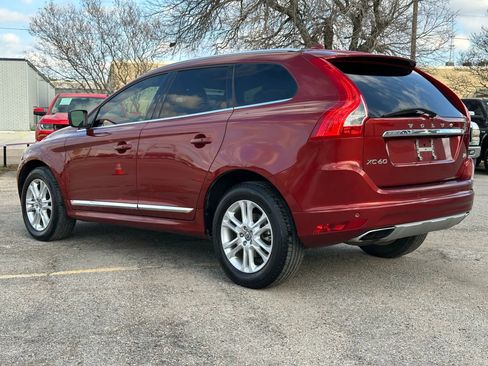 Used 2016 Volvo XC60 T5 Premier w/ Proximity Package image 4