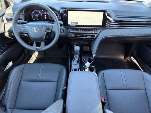 Used 2026 Toyota Camry XLE image 15