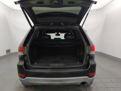 Used 2019 Jeep Grand Cherokee Laredo w/ Laredo X Package image 29