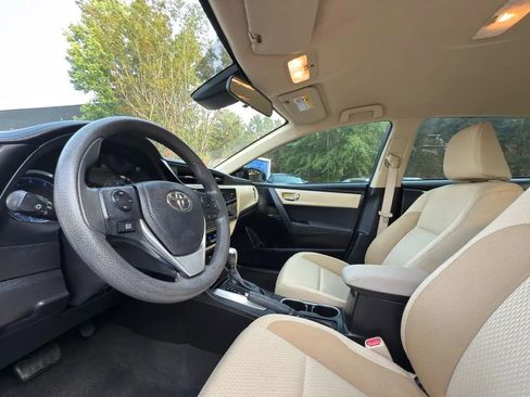 Used 2017 Toyota Corolla LE image 12