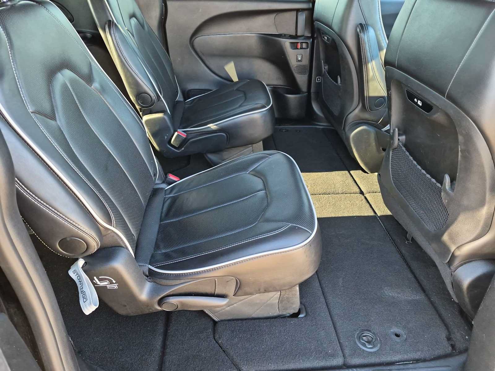 Used 2025 Chrysler Pacifica Limited FWD image 21