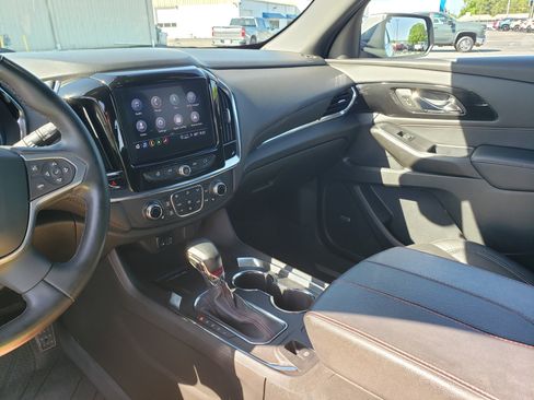 Used 2023 Chevrolet Traverse RS w/ LPO, Floor Liner Package FWD image 23