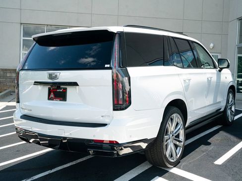 Used 2025 Cadillac Escalade Sport Platinum w/ LPO, Floor Liner Package AWD/4WD image 12