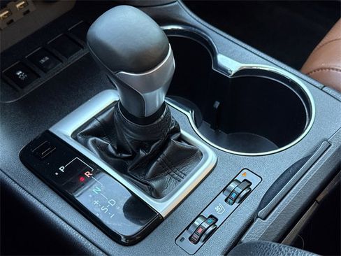 Used 2019 Toyota Highlander Limited image 29