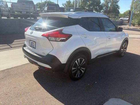 Used 2019 Nissan Kicks SR w/ SR Premium Package FWD image 5