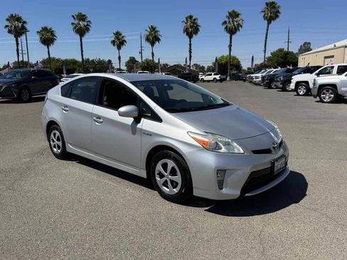 Used 2013 Toyota Prius Two FWD image 11