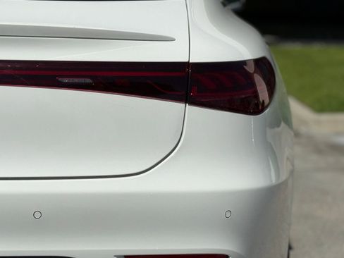 Used 2022 Mercedes-Benz EQS 450+ Sedan image 15