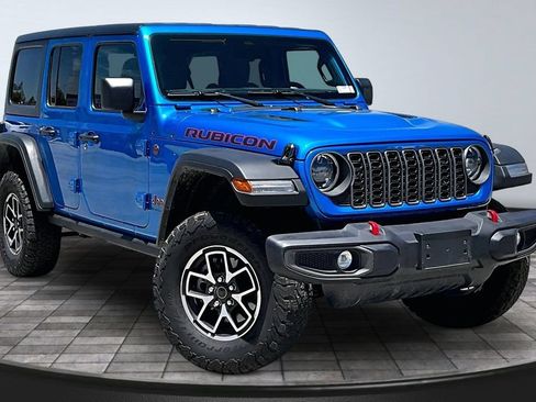 Certified 2025 Jeep Wrangler Unlimited Rubicon w/ Convenience Group AWD/4WD image 36