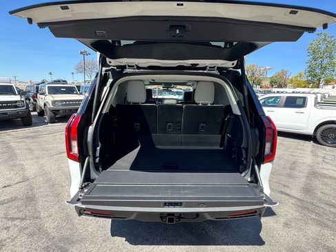 Used 2025 Ford Expedition Active image 25