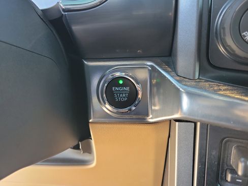 Used 2022 Ford F150 Lariat image 16