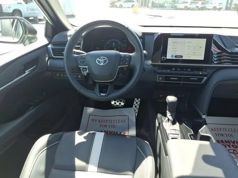 Used 2025 Toyota Camry SE w/ Convenience Package FWD image 12