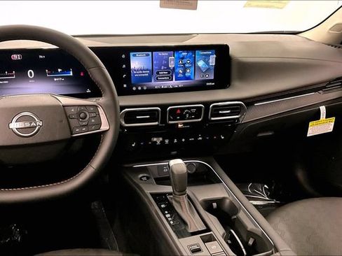 New 2026 Nissan Sentra SR w/ SR Premium Package FWD image 8