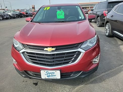 Used 2019 Chevrolet Equinox LT image 2