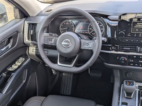 New 2025 Nissan Pathfinder SL image 22