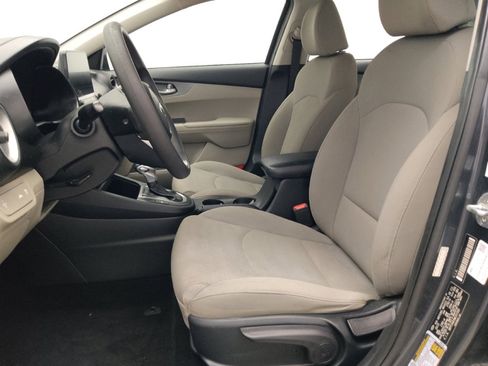 Used 2021 Kia Forte LXS FWD image 17