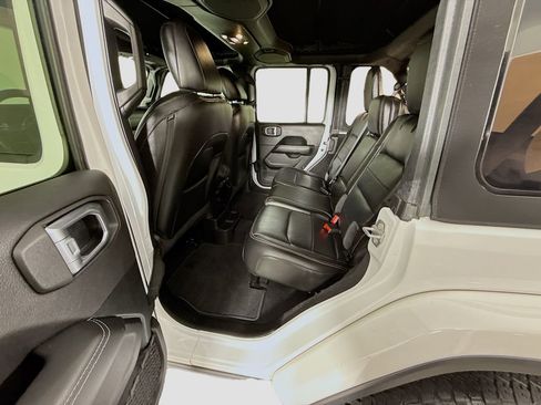 Used 2021 Jeep Wrangler Unlimited Sahara image 17