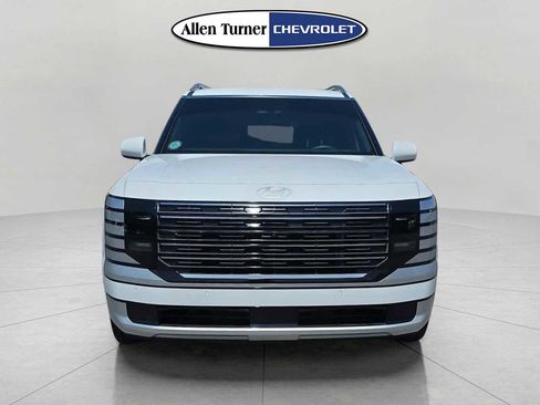 Used 2026 Hyundai Palisade Calligraphy FWD image 2