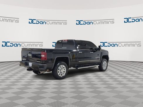 Used 2019 GMC Sierra 2500 Denali w/ Duramax Plus Package AWD/4WD image 8