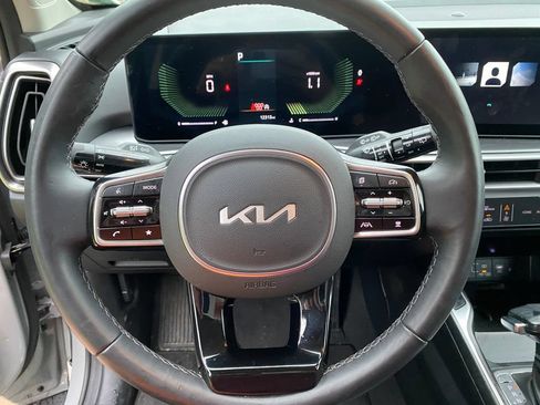 Used 2025 Kia Sorento S FWD image 11