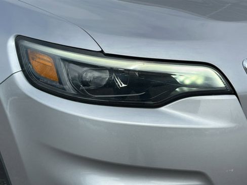 Used 2021 Jeep Cherokee Latitude Lux image 4