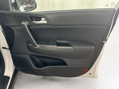 Used 2020 Kia Sportage LX AWD/4WD image 30