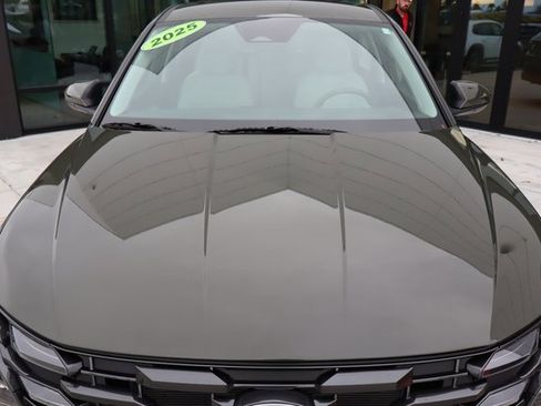 Used 2025 Hyundai Tucson SE image 10